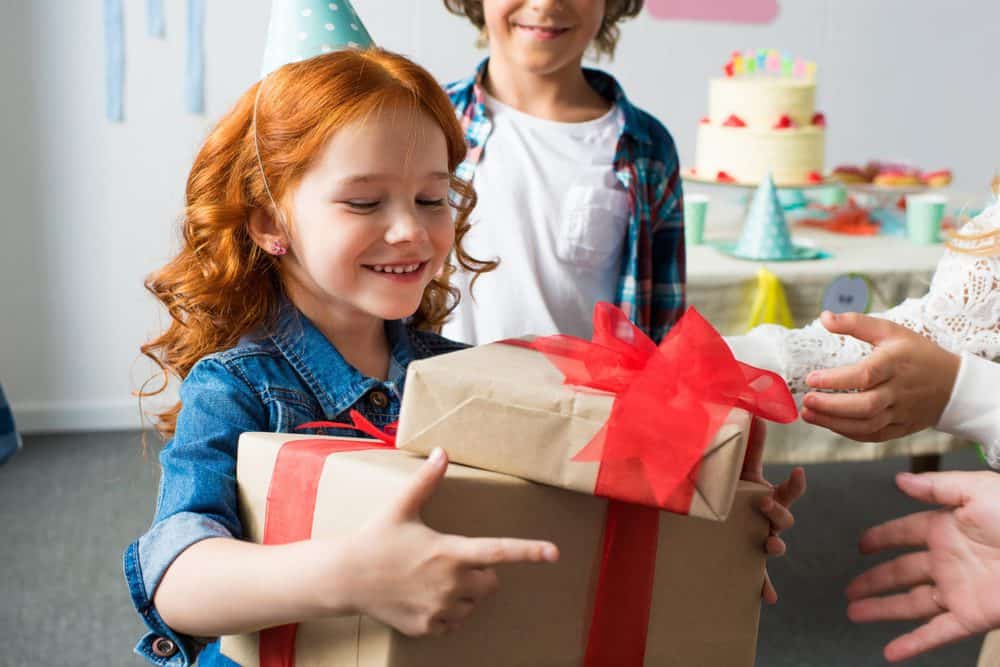 Tips To Select A Shock Birthday Present For Your Sister