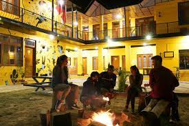 ENJOY THE VIBES WHILE STAYING IN HOSTELS